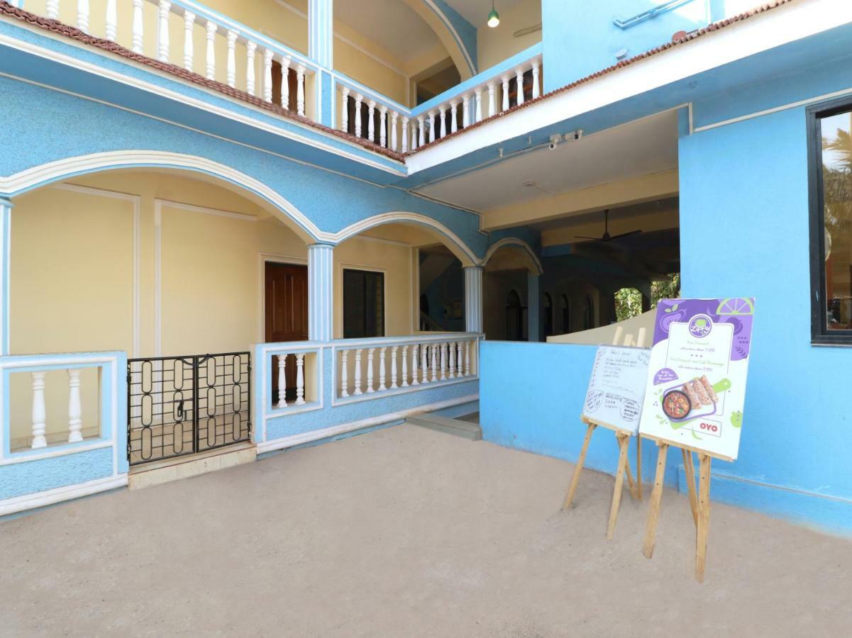Oyo Flagship 19324 Dom'S Cafe Hotel Calangute Exterior foto