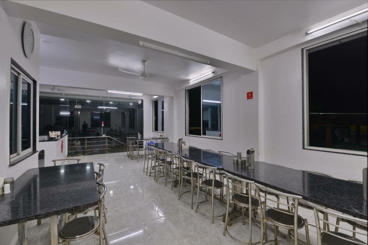 Oyo Flagship 19324 Dom'S Cafe Hotel Calangute Exterior foto