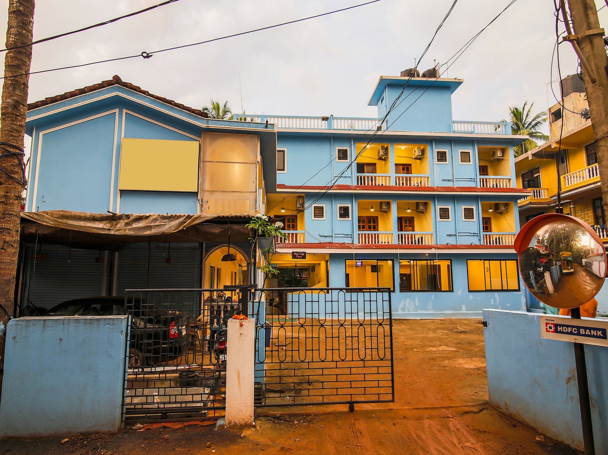 Oyo Flagship 19324 Dom'S Cafe Hotel Calangute Exterior foto